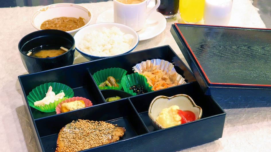 朝食